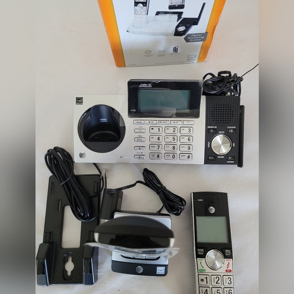 ATT DECT 6.0 Cordless Phone With Digital Answering System, CL83215, 2 Handsets - Picture 5 of 6